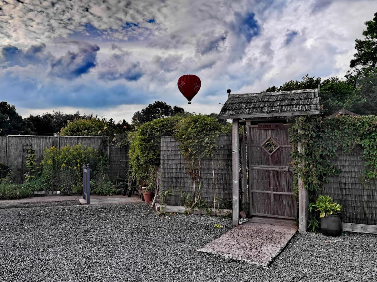 The Garden Lodge Llynclys エクステリア 写真